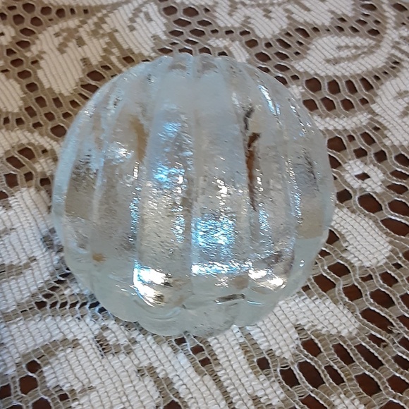 2-Piece Glass Shell Trinket Set - Picture 2 of 5